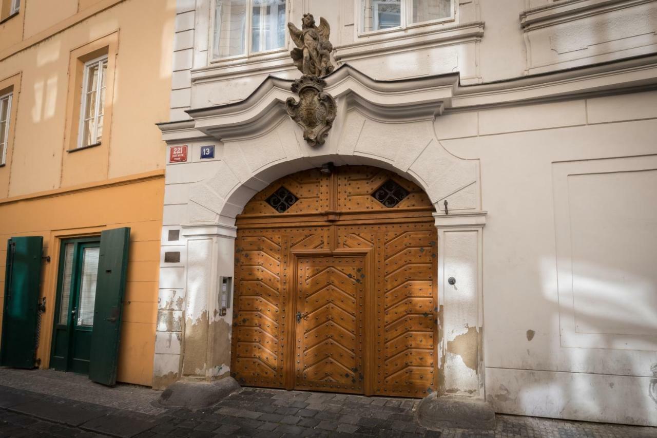 Exclusive Old Town Residence Near Charles Bridge プラハ エクステリア 写真