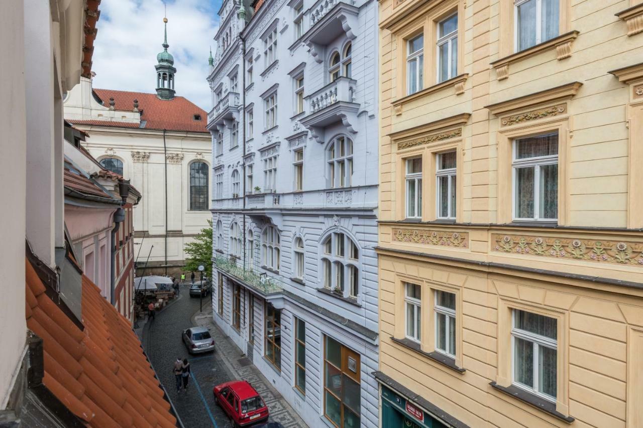 Exclusive Old Town Residence Near Charles Bridge プラハ エクステリア 写真